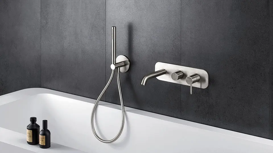 Rubinetteria bagno con vasca marchiato Cristina Rubinetterie 